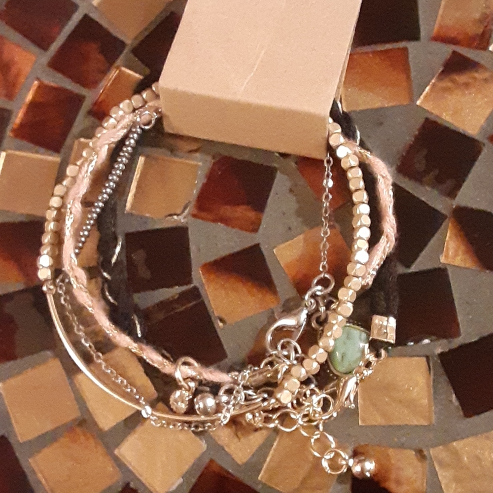 Nwt, american eagle bracelet set